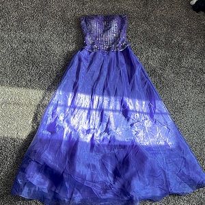 Nadine Size 5 purple sequin strapless formal dress